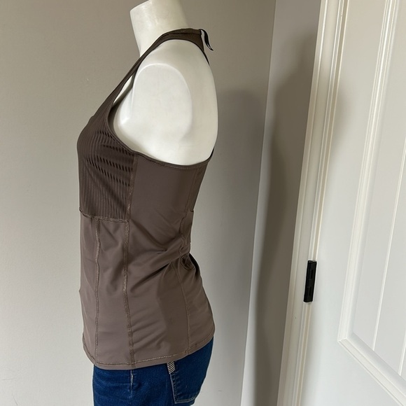 Athleta Vitality Rib Tank Coffee House Brown Scoop Neck Stretch UPF Size M - Picture 6 of 10
